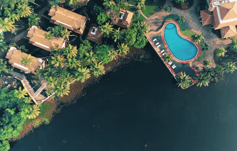World Backwaters Resort Alleppey riverfront luxury honeymoon Kerala HM-17