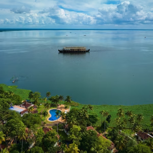 The World Backwaters Alappuzha resort luxury lakeside view Kerala honeymoon HM-10