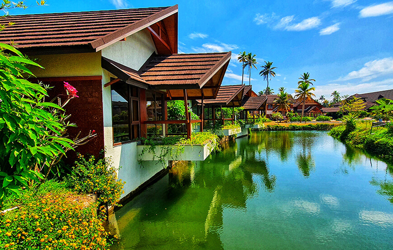 Luxury Presidential Suite with Private Pool at Gokulam Grand Resort & Spa in Kumarakom Kerala for honeymoon couples and romantic backwater holidays