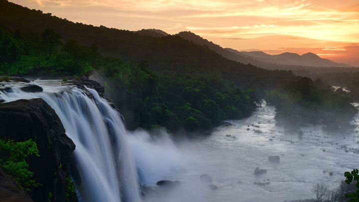athirapally waterfalls, kerala holiday trips
