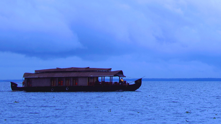 houseboat cruise