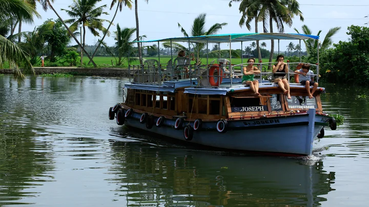 alleppey backwaters alappuzha