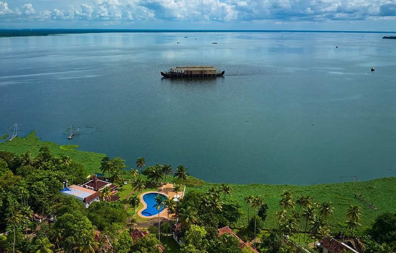 kerala backwaters honeymoon